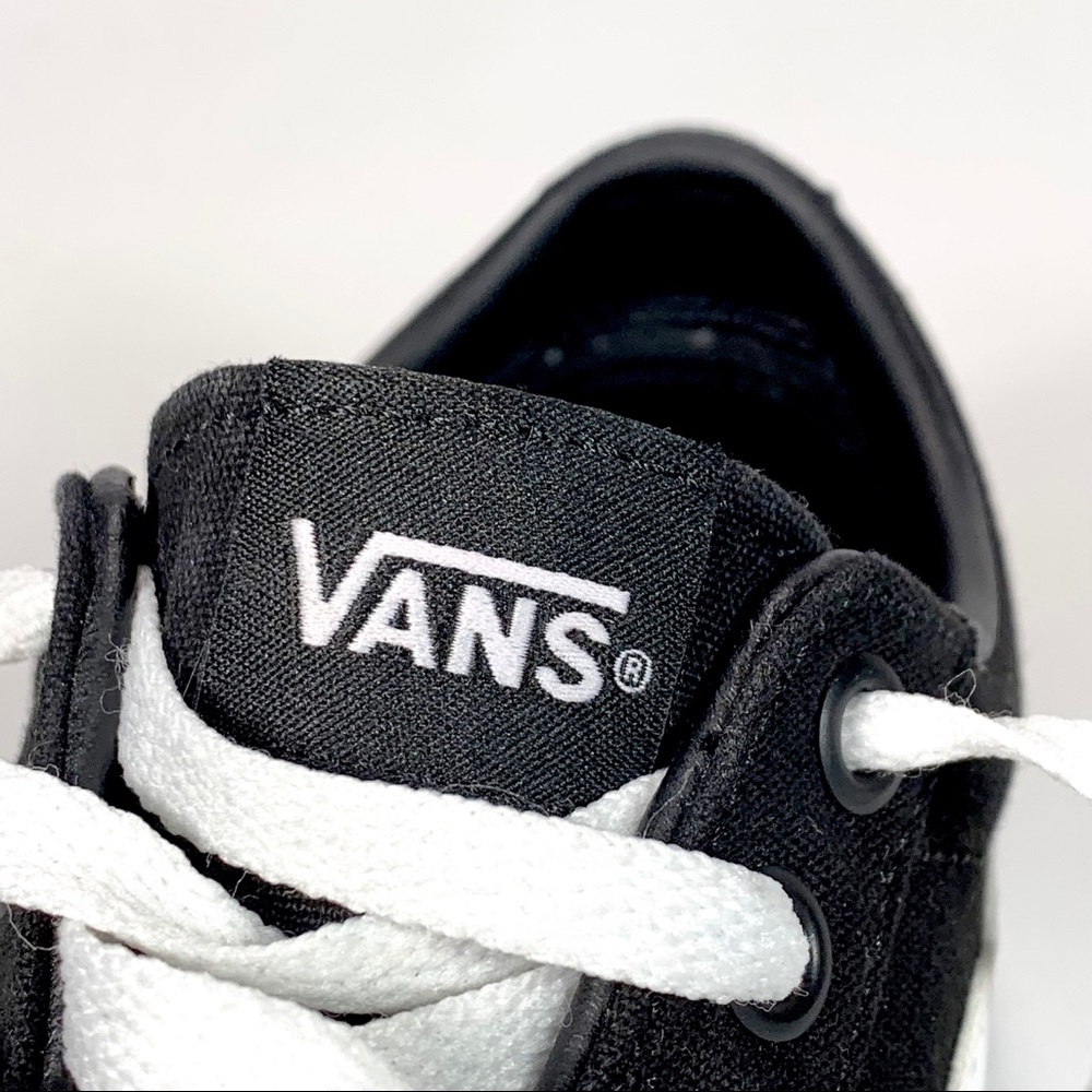 Vans black and white sneaker. EUC